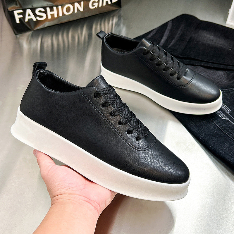 Ces baskets incarnent la simplicité, l’élégance et le confort du quotidien. Elles s’adaptent à ton rythme, à ton look, à ta vie.